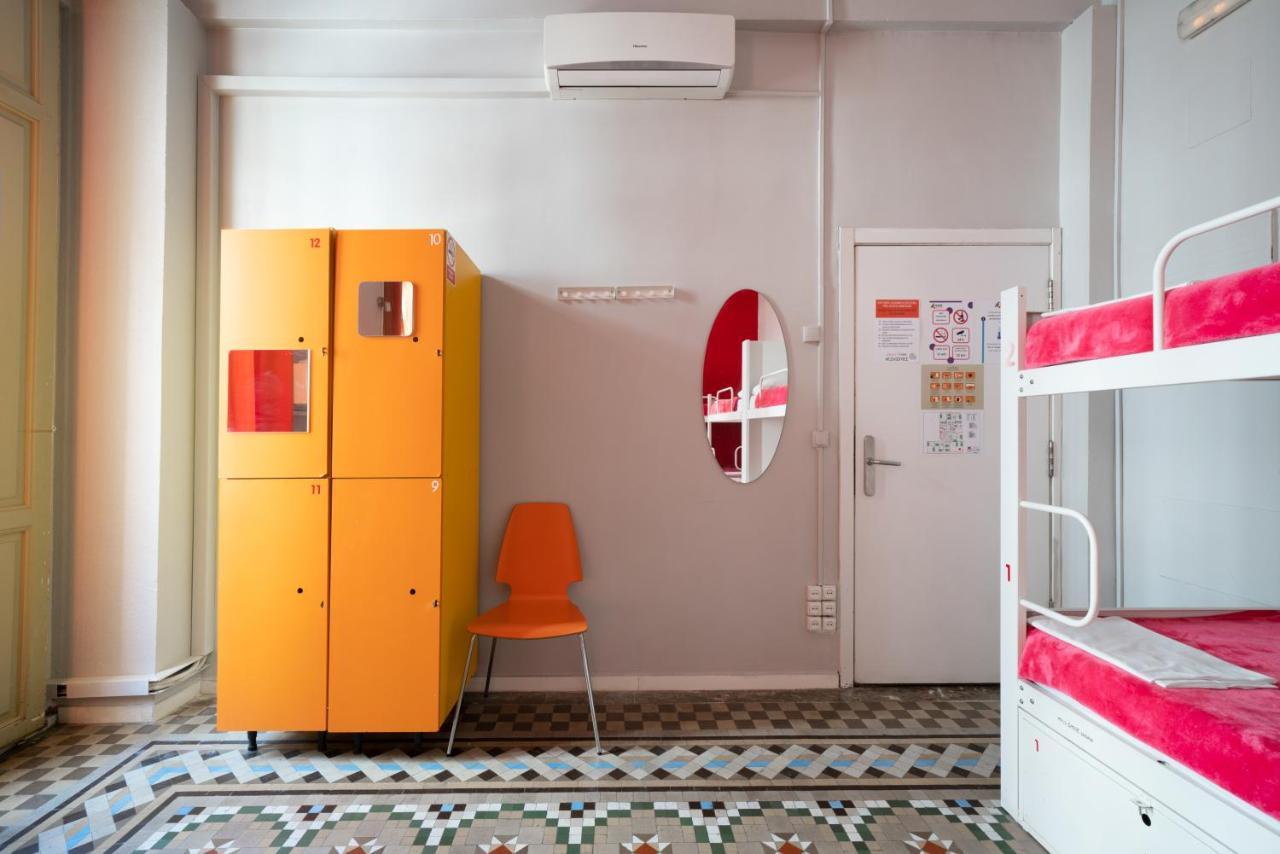 Red Nest Hostel Valencia Exteriör bild