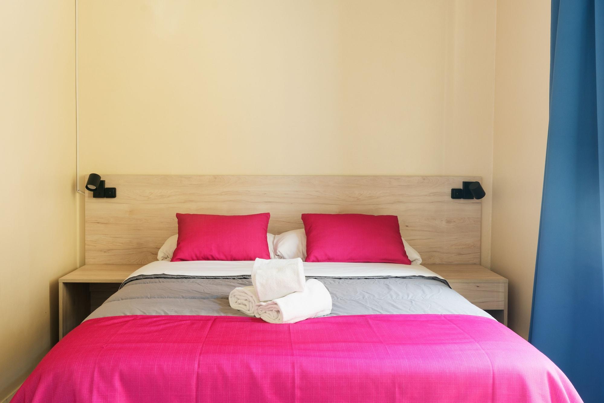 Red Nest Hostel Valencia Exteriör bild