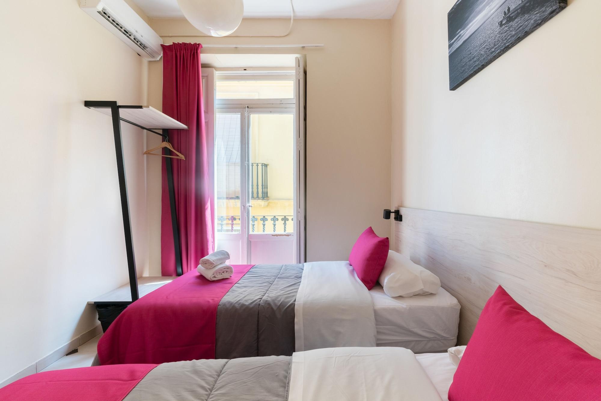 Red Nest Hostel Valencia Exteriör bild