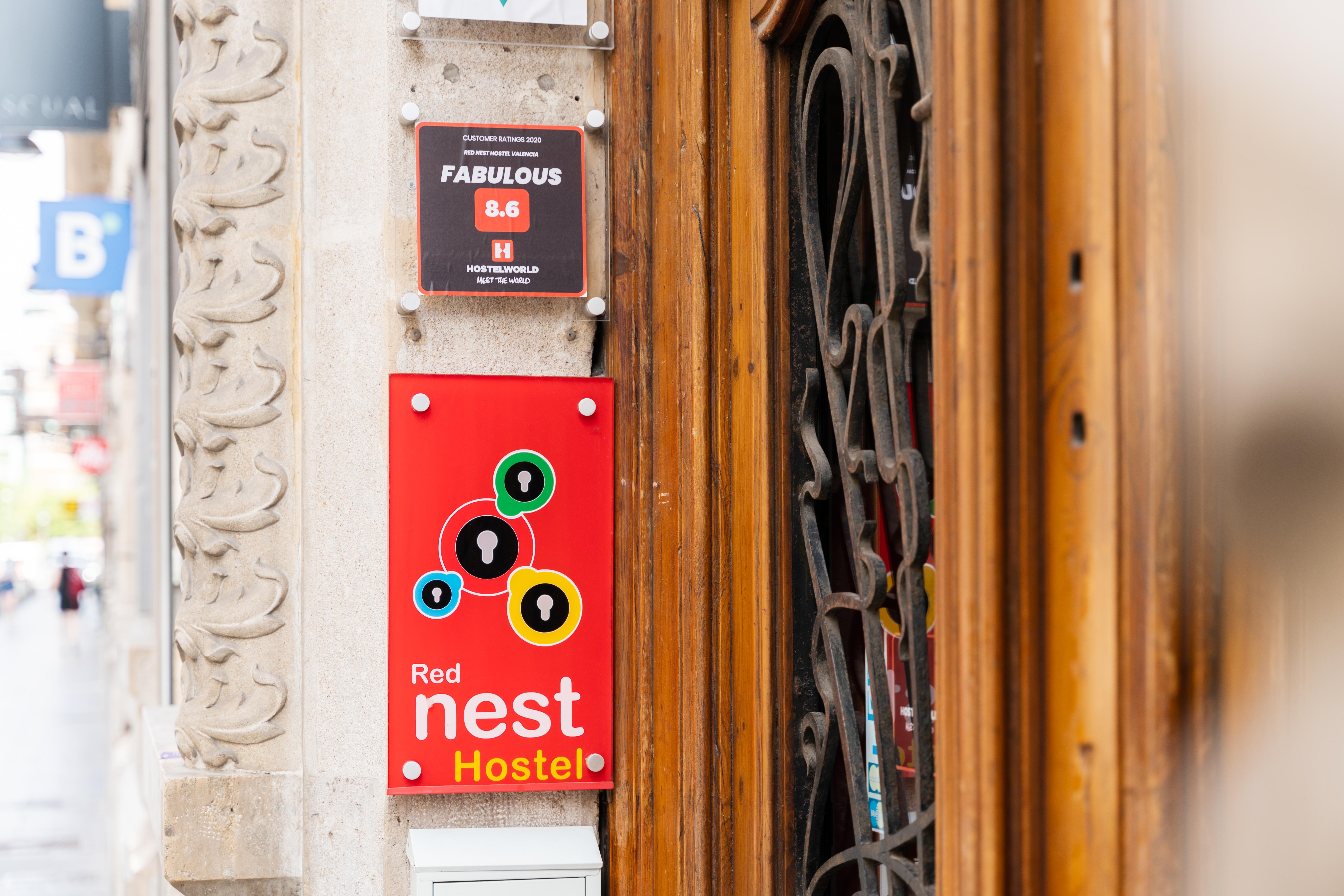 Red Nest Hostel Valencia Exteriör bild