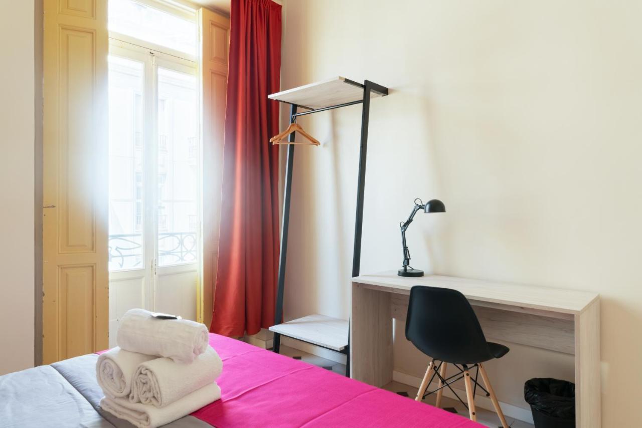 Red Nest Hostel Valencia Exteriör bild
