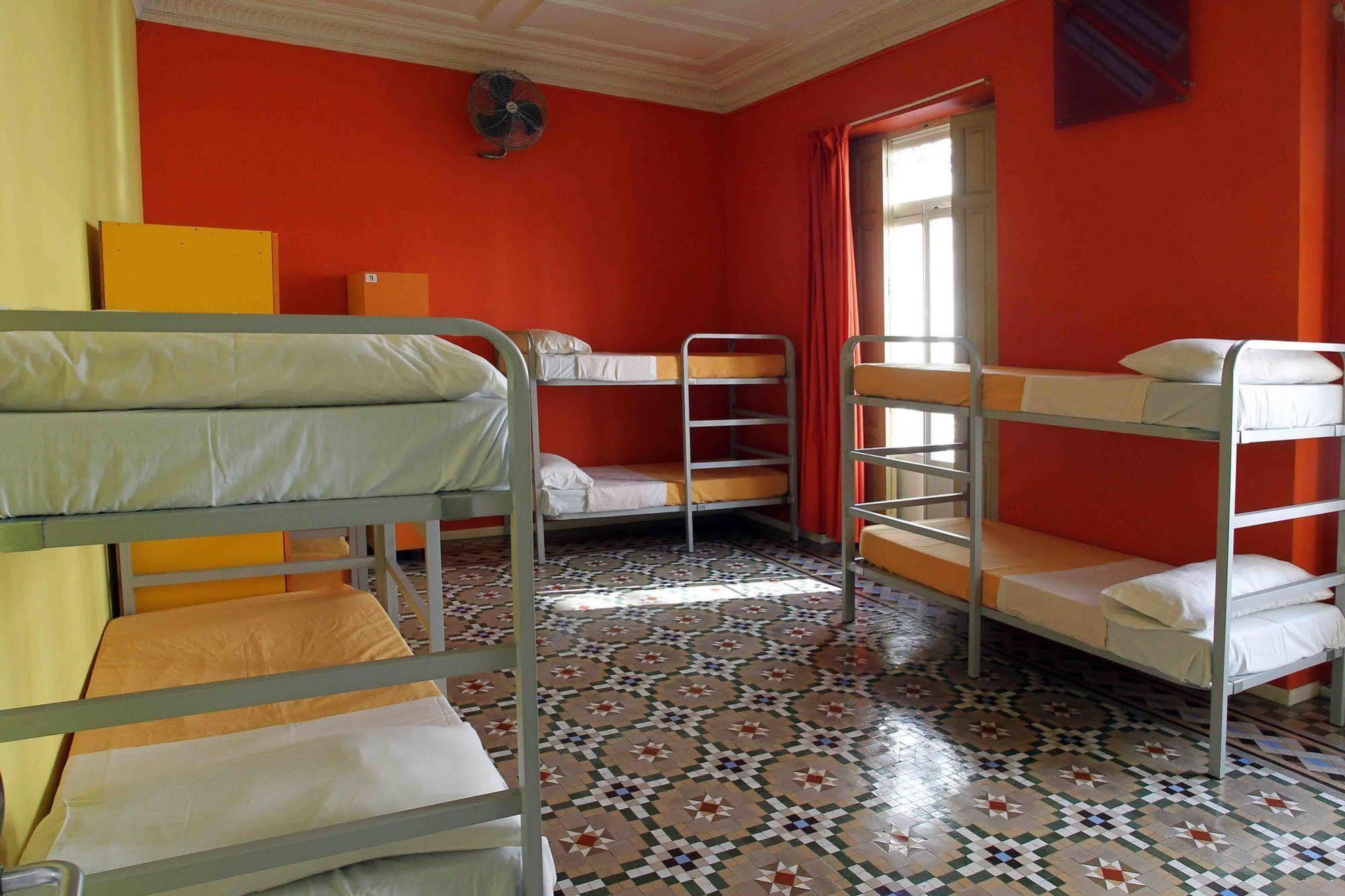Red Nest Hostel Valencia Exteriör bild