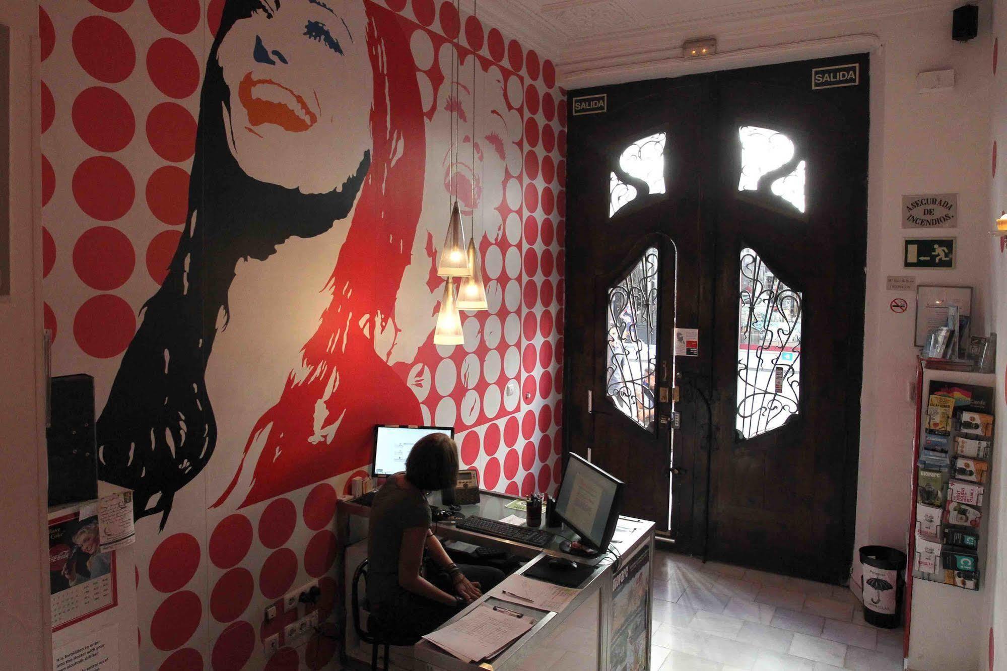 Red Nest Hostel Valencia Exteriör bild