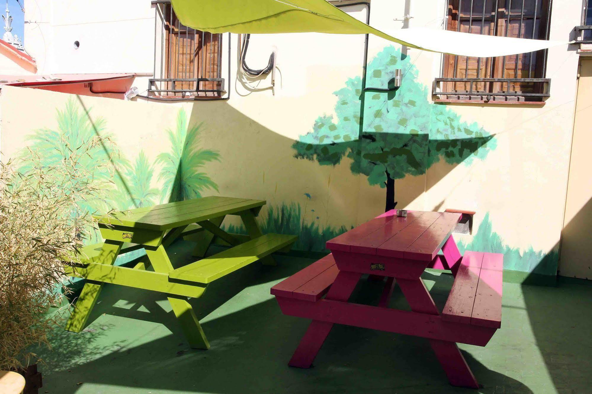 Red Nest Hostel Valencia Exteriör bild