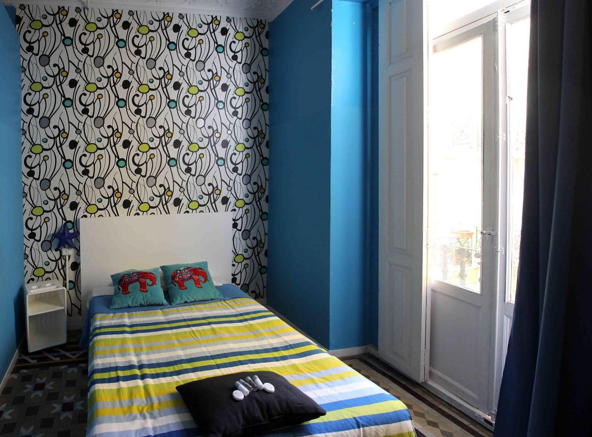 Red Nest Hostel Valencia Exteriör bild