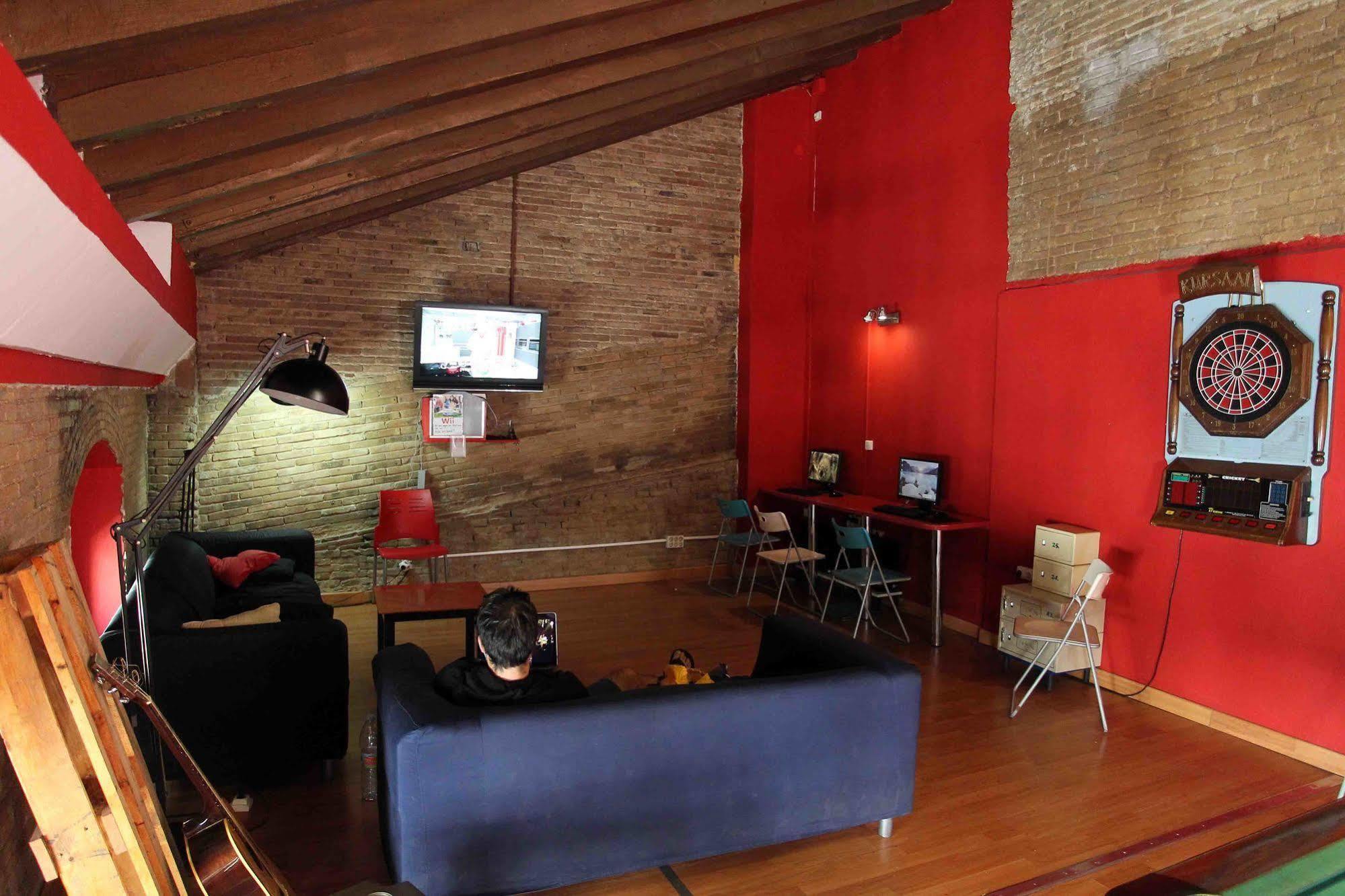 Red Nest Hostel Valencia Exteriör bild