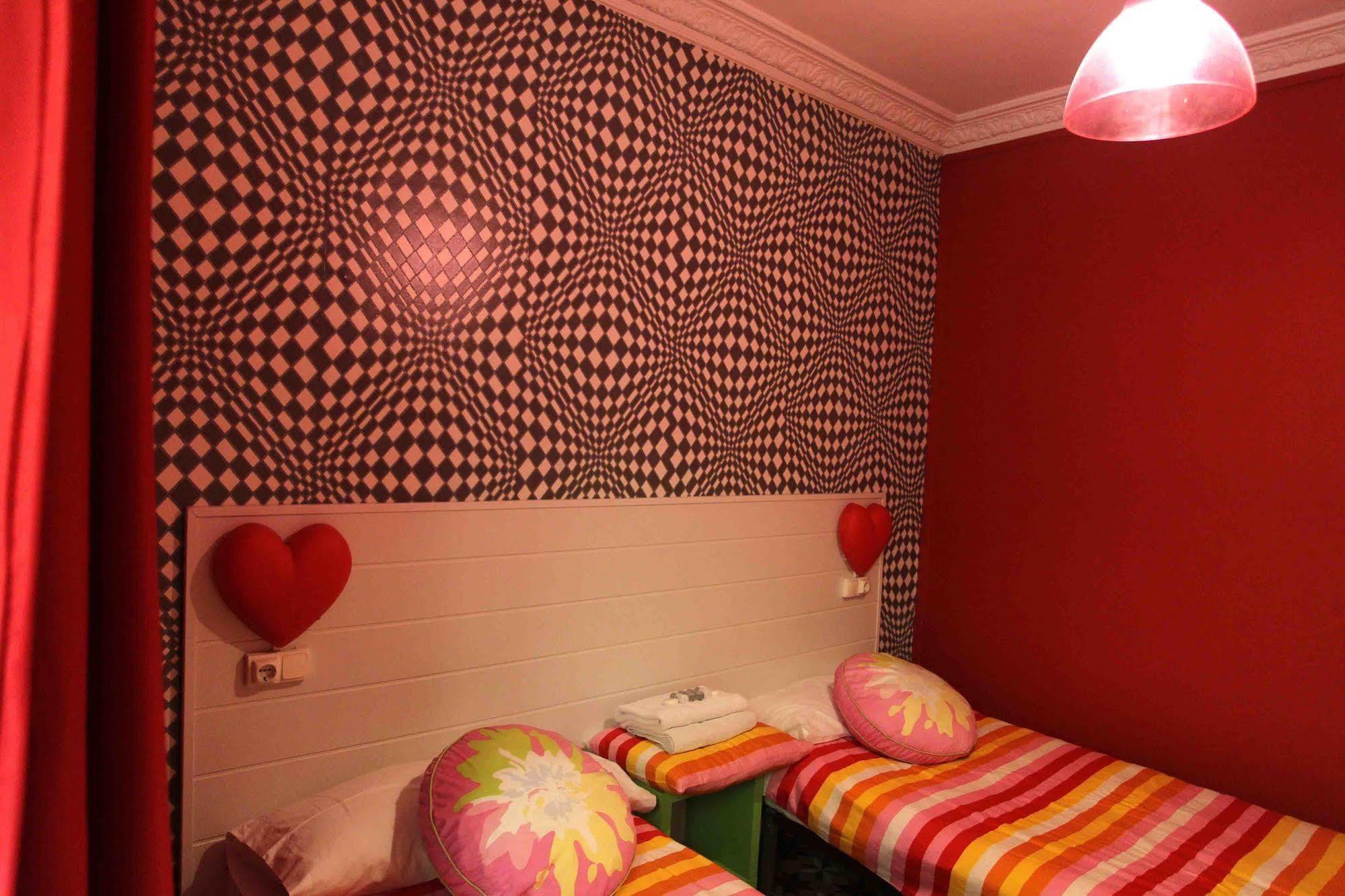 Red Nest Hostel Valencia Exteriör bild