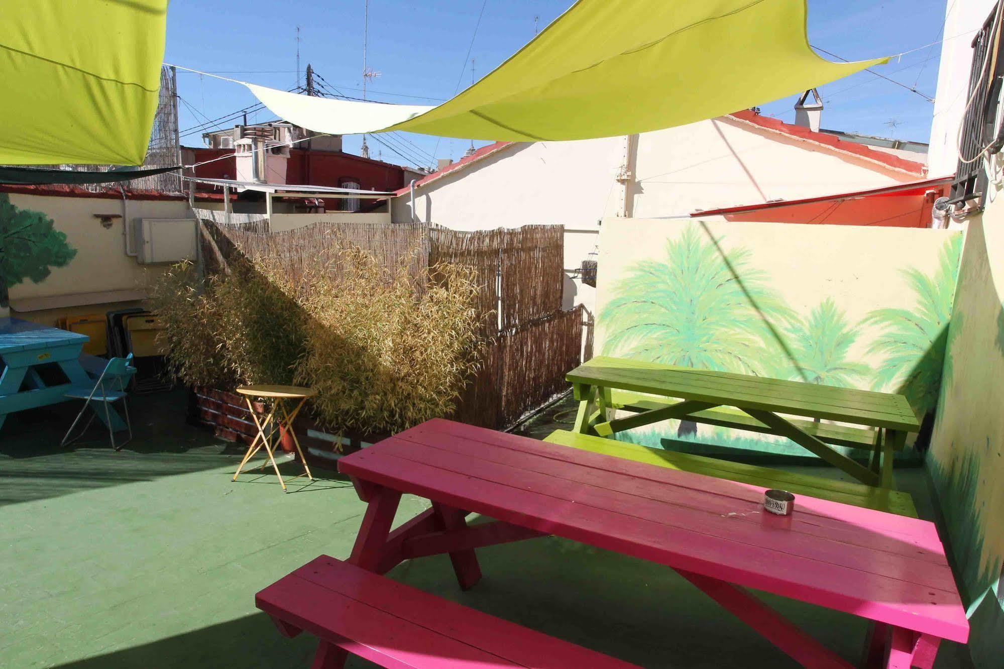 Red Nest Hostel Valencia Exteriör bild
