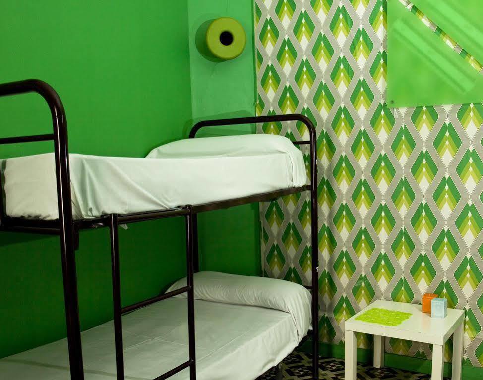 Red Nest Hostel Valencia Exteriör bild